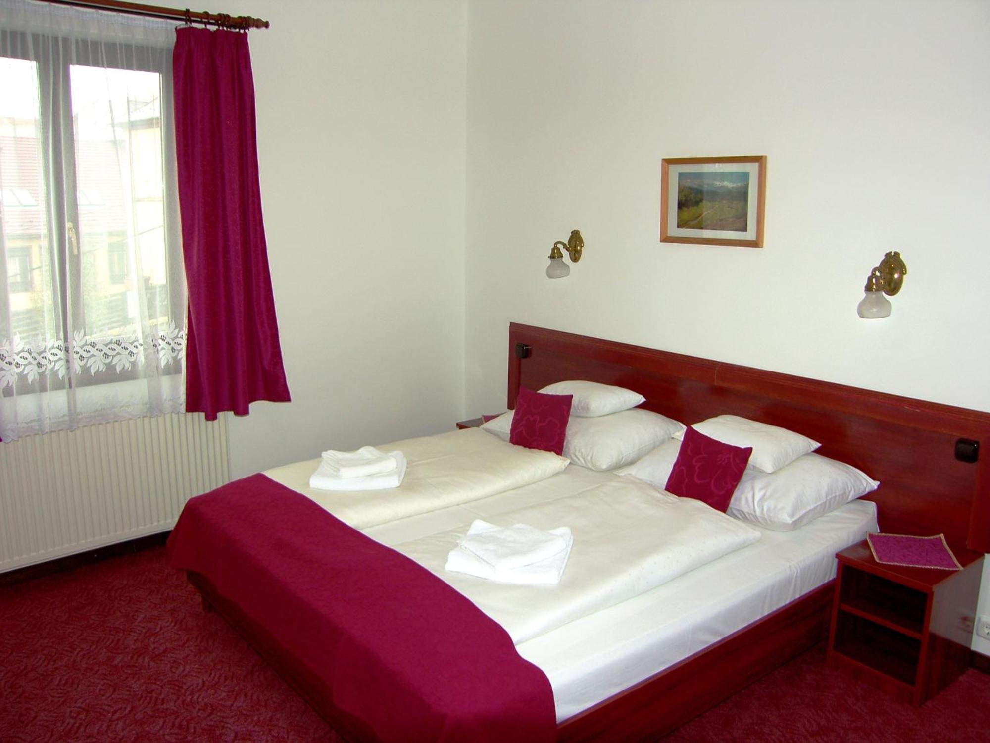 Adler Hotel Budaors Room photo